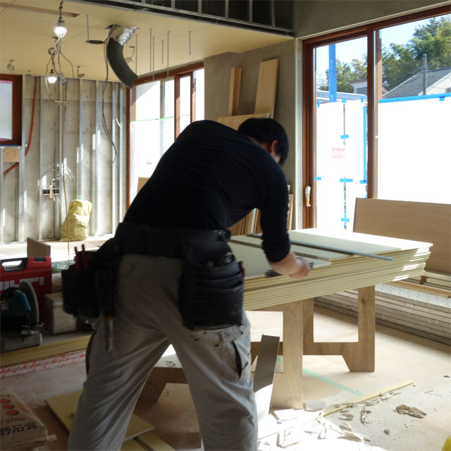 カットした石膏ボード　村上建築設計室